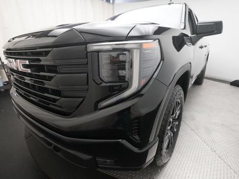 Used 2024 GMC Sierra 1500 Elevation w/ X31 Off-Road Package AWD/4WD image 22