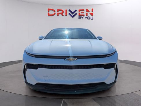 New 2026 Chevrolet Equinox EV LT image 5