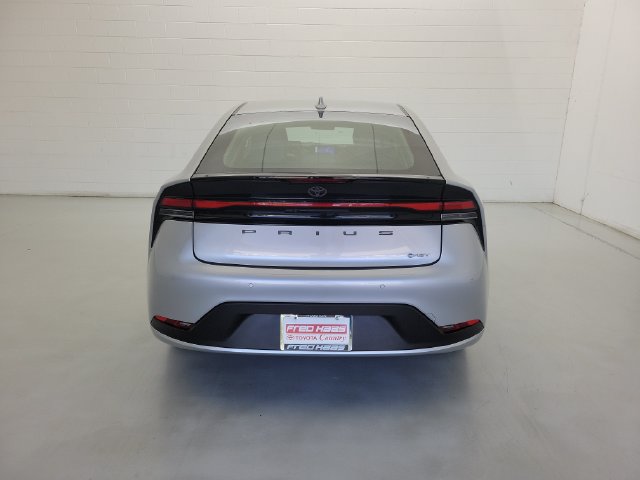 Used 2024 Toyota Prius LE FWD image 5