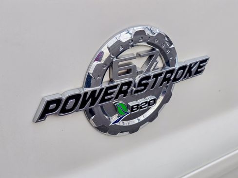 Used 2014 Ford F250 Platinum image 2