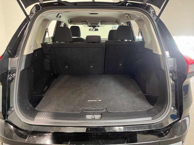 Used 2024 Nissan Rogue S FWD image 17