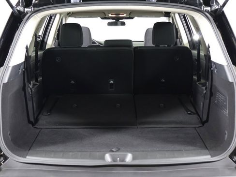 Used 2024 Nissan Pathfinder S image 16