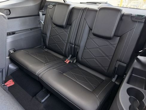 New 2026 Volkswagen Atlas SE image 24