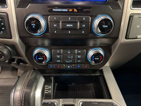 Used 2020 Ford F150 Platinum w/ Equipment Group 701A Luxury image 13