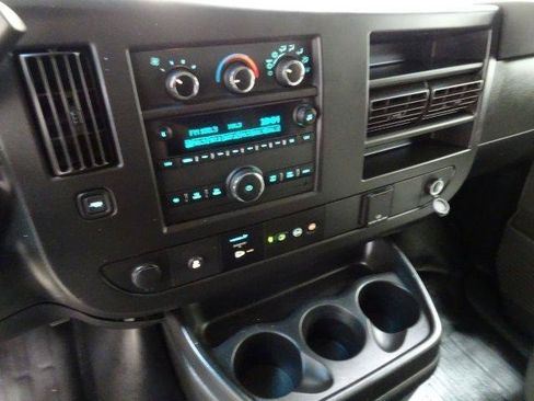 Used 2019 Chevrolet Express 3500 w/ Driver Convenience Package RWD image 32