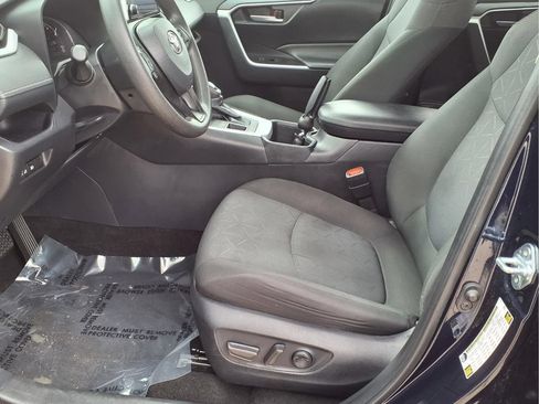 Used 2025 Toyota RAV4 XLE AWD/4WD image 13