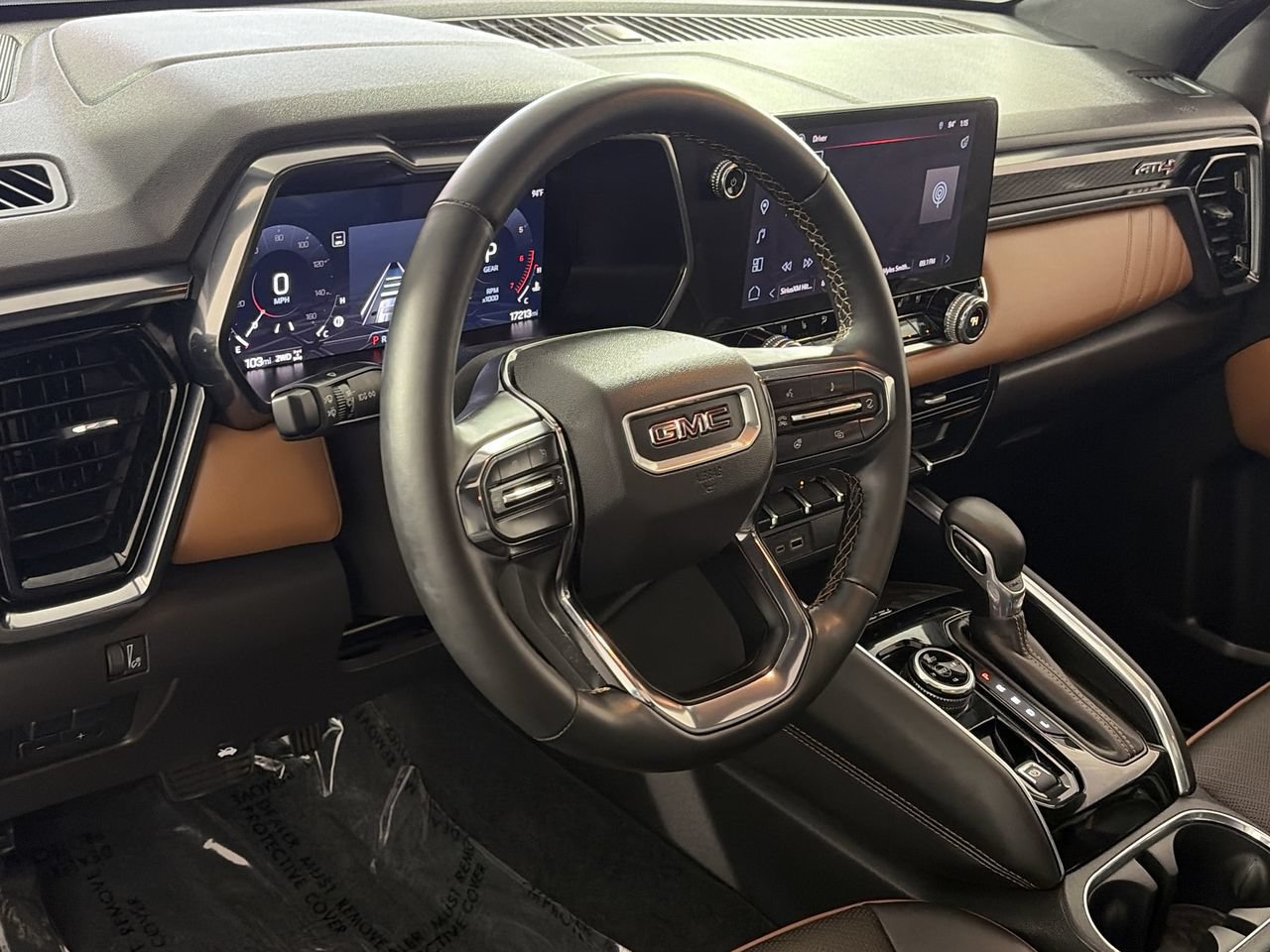 Used 2024 GMC Canyon AT4 w/ AT4 Premium Package AWD/4WD image 12