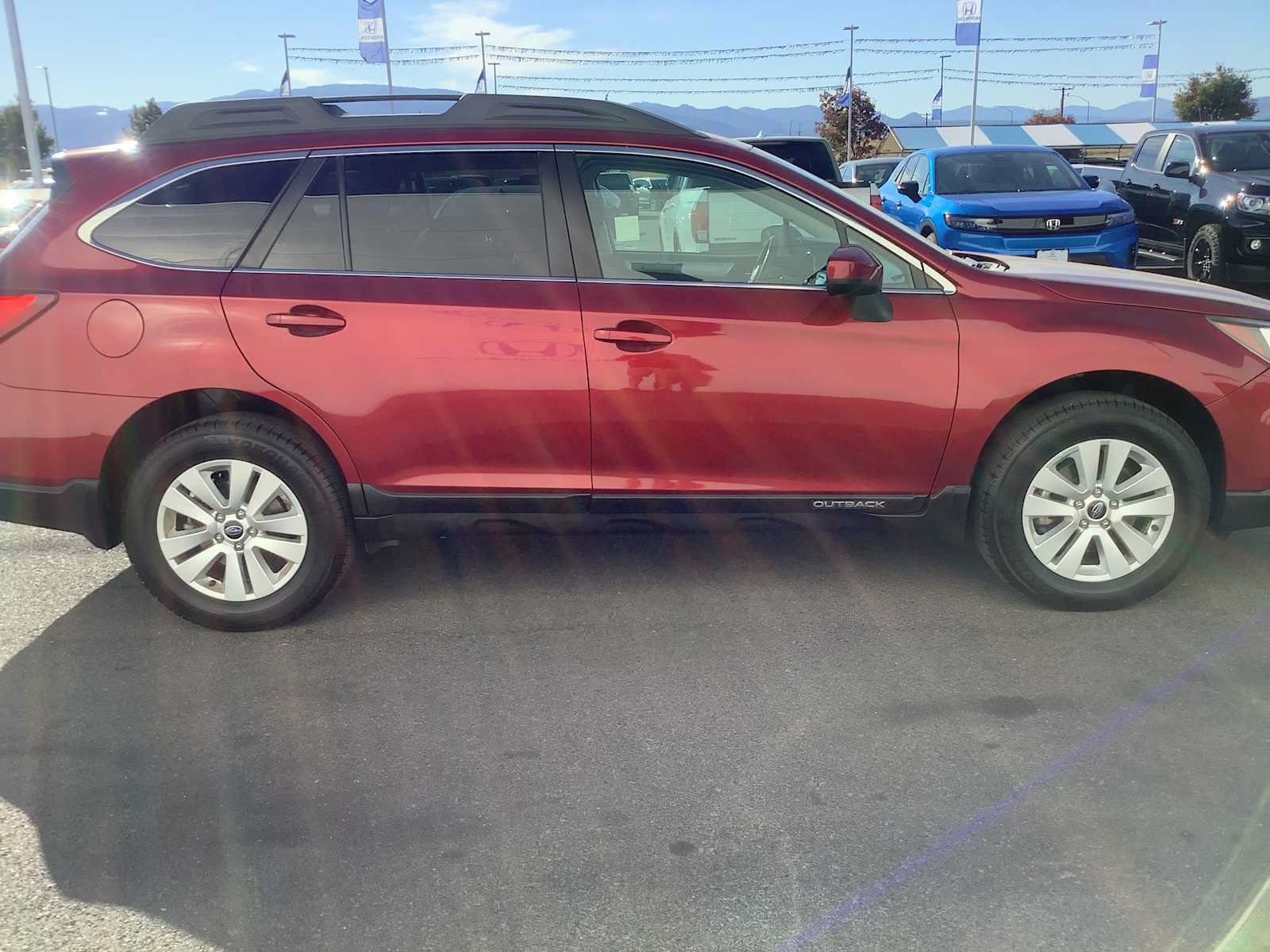 Used 2019 Subaru Outback 2.5i Premium w/ Popular Package #2 AWD/4WD image 7