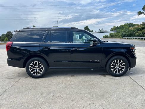 Used 2025 Ford Expedition Platinum AWD/4WD image 6