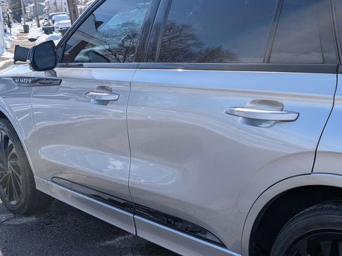 Used 2023 Lincoln Aviator Black Label w/ Jet Package image 40