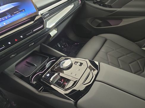 New 2026 BMW 530i xDrive w/ M Sport Package AWD/4WD image 25