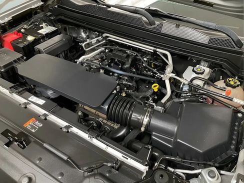 Used 2023 Chevrolet Colorado W/T RWD image 16