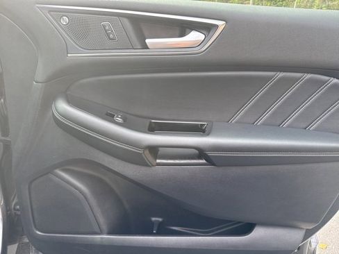Used 2020 Ford Edge ST image 29
