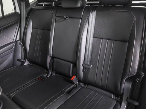 Used 2023 Volkswagen Tiguan SE R-Line image 37