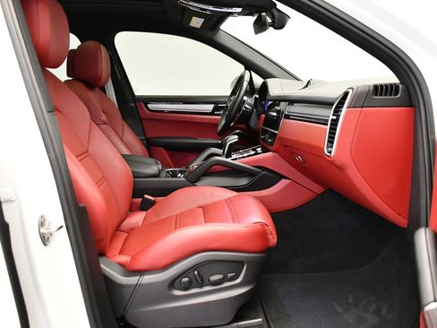 Used 2023 Porsche Cayenne image 50