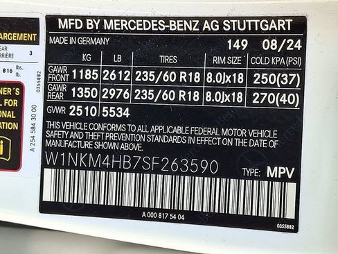Used 2025 Mercedes-Benz GLC 300 4MATIC image 29