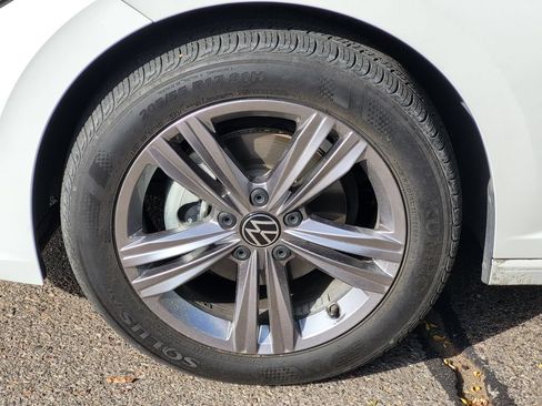 Used 2022 Volkswagen Jetta SE FWD image 9