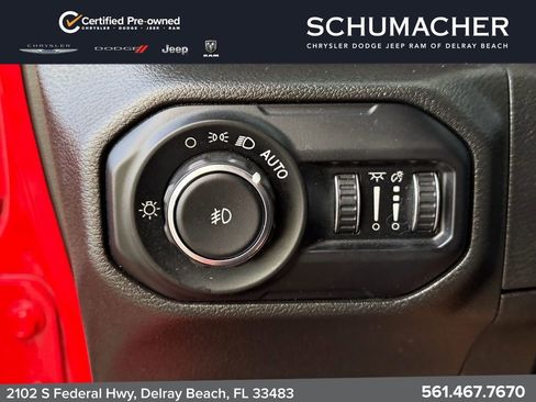 Used 2022 Jeep Wrangler Unlimited Sahara w/ LED Lighting Group AWD/4WD image 27