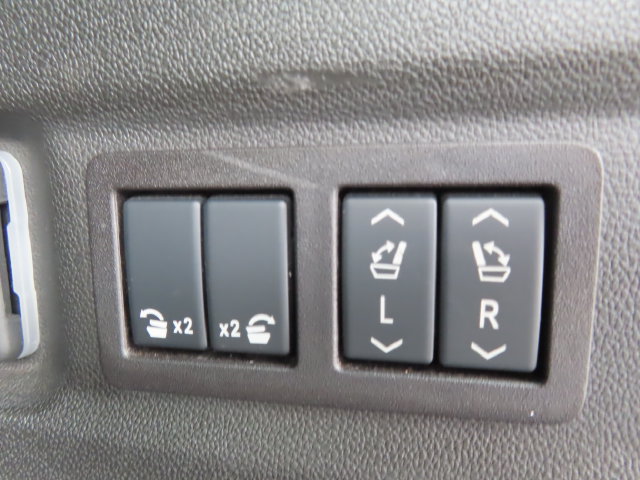 Certified 2026 Chevrolet Suburban LT w/ Comfort Package AWD/4WD image 43