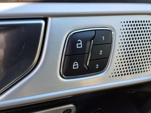 Used 2021 Ford Explorer Platinum w/ Equipment Group 601A image 19