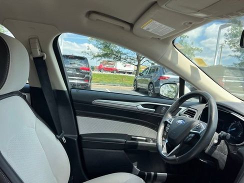 Used 2020 Ford Fusion SE w/ Equipment Group 151A FWD image 34