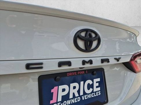 Used 2022 Toyota Camry SE FWD image 11