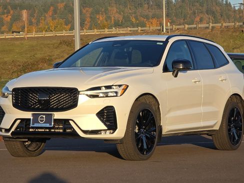 New 2026 Volvo XC60 B5 Ultra w/ Protection Package Premier image 7