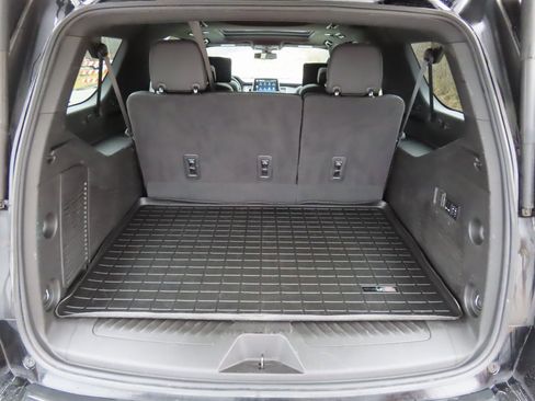 Certified 2022 Chevrolet Suburban LT w/ LT Signature Package image 23