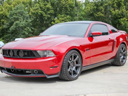Used 2011 Ford Mustang GT Premium w/ Electronics Pkg RWD image 6