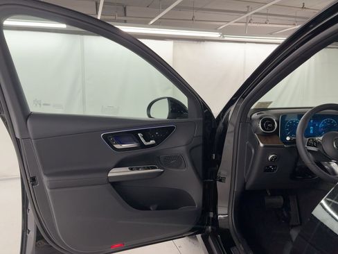 Certified 2026 Mercedes-Benz GLC 300 image 5