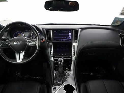Used 2019 INFINITI Q60 3.0t Luxe w/ Essential Package RWD image 8