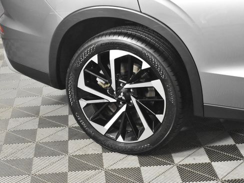 Used 2024 Mitsubishi Outlander SE image 53