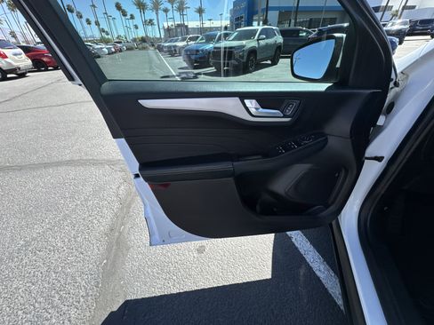 Used 2021 Ford Escape SE w/ Convenience Package FWD image 22