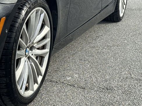 Used 2012 BMW 550i xDrive Sedan image 19