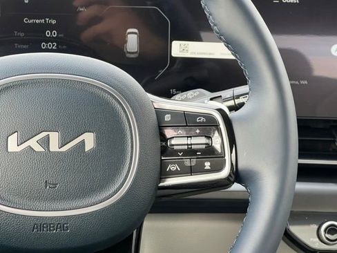 New 2026 Kia Carnival SX Prestige FWD image 24