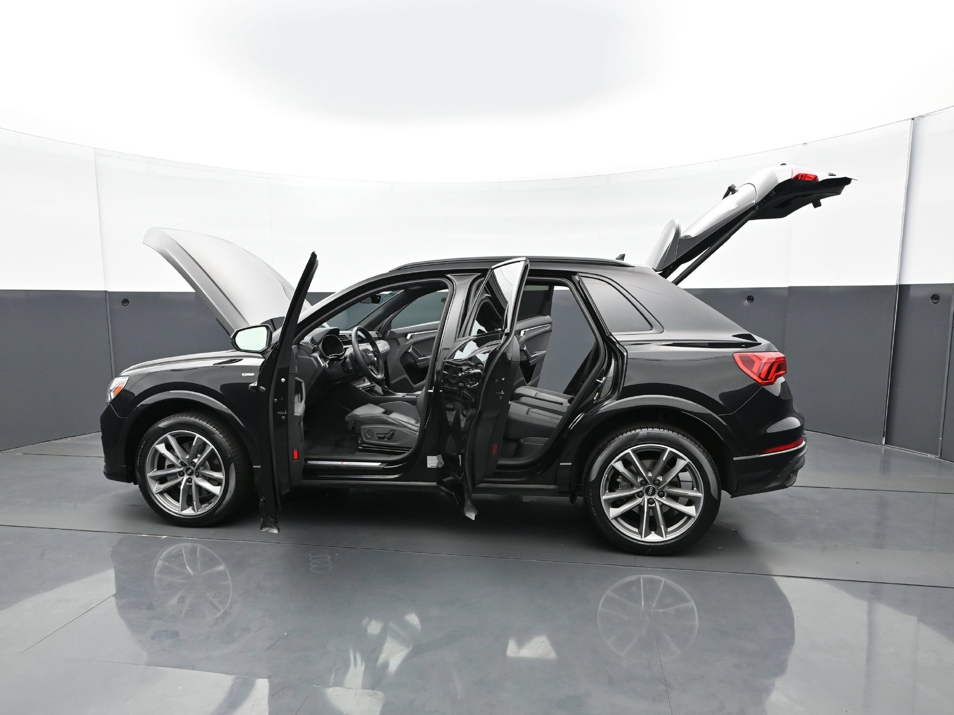 Used 2025 Audi Q3 2.0T Premium w/ Convenience Package AWD/4WD image 36