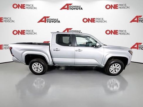 Certified 2024 Toyota Tacoma SR5 AWD/4WD image 8