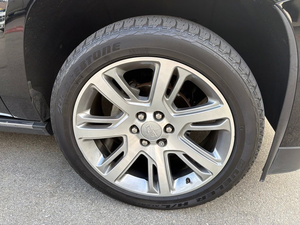 Used 2016 Cadillac Escalade Platinum AWD/4WD image 4