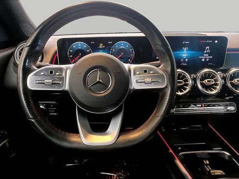 Used 2021 Mercedes-Benz GLB 250 image 6