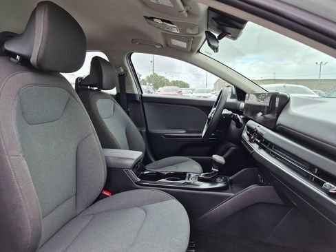 Used 2025 Kia K4 FWD image 27