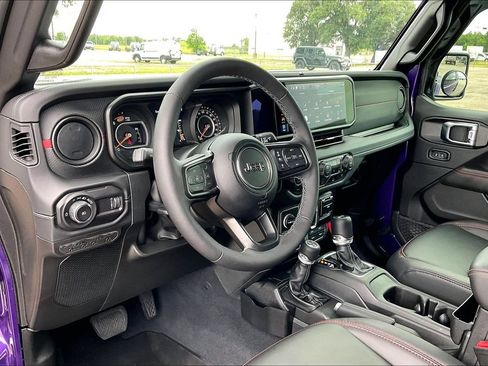 Used 2026 Jeep Wrangler Unlimited Rubicon AWD/4WD image 14