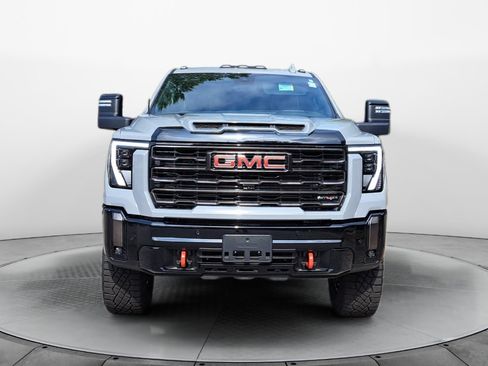 Used 2024 GMC Sierra 2500 AT4X AWD/4WD image 2