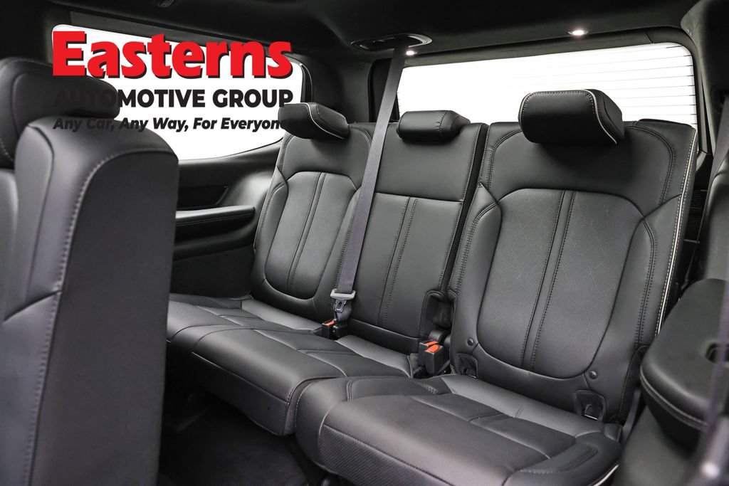 Used 2025 Jeep Grand Wagoneer Series II Obsidian w/ Quick Order Packagew 28T AWD/4WD image 32
