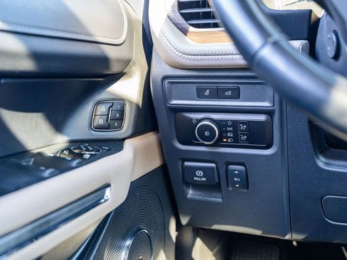 Used 2024 Ford Expedition Max Limited image 33