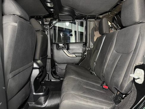 Used 2016 Jeep Wrangler Unlimited Sport w/ Quick Order Package 23S AWD/4WD image 15