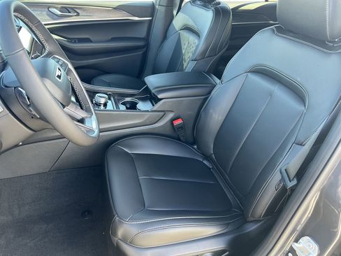 New 2025 Jeep Grand Cherokee L Limited w/ Black Appearance Package AWD/4WD image 19