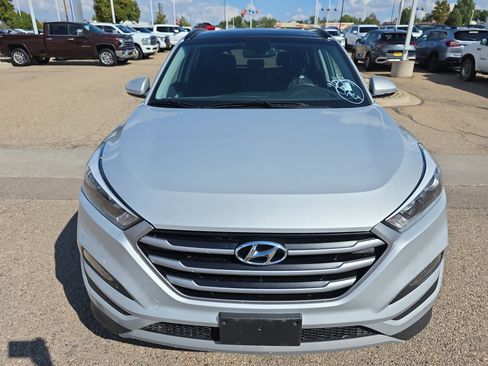 Used 2018 Hyundai Tucson Value w/ Cargo Package image 2
