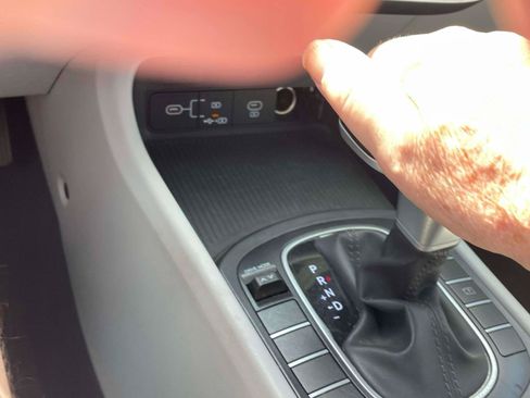 Used 2025 Hyundai Kona SEL FWD image 17