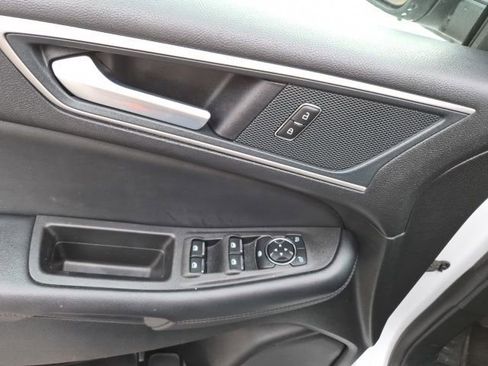 Used 2024 Ford Edge SEL image 17