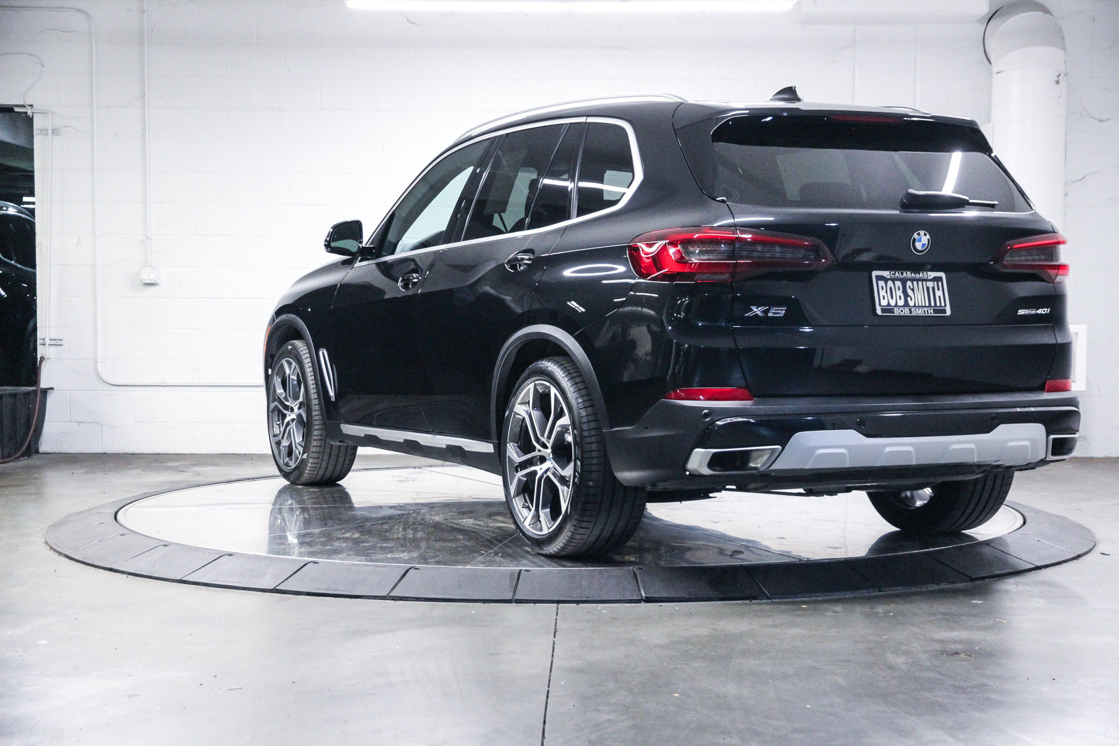 Certified 2023 BMW X5 sDrive40i w/ Parking Assistance Package RWD image 4